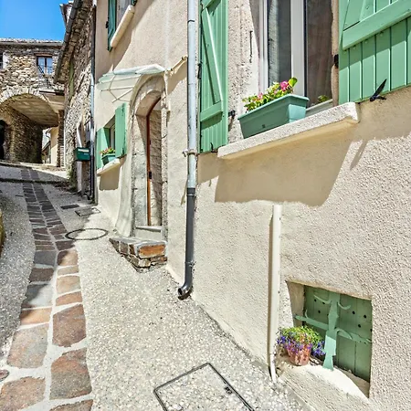 L'enclos Saint-Etienne-Vallee-Francaise